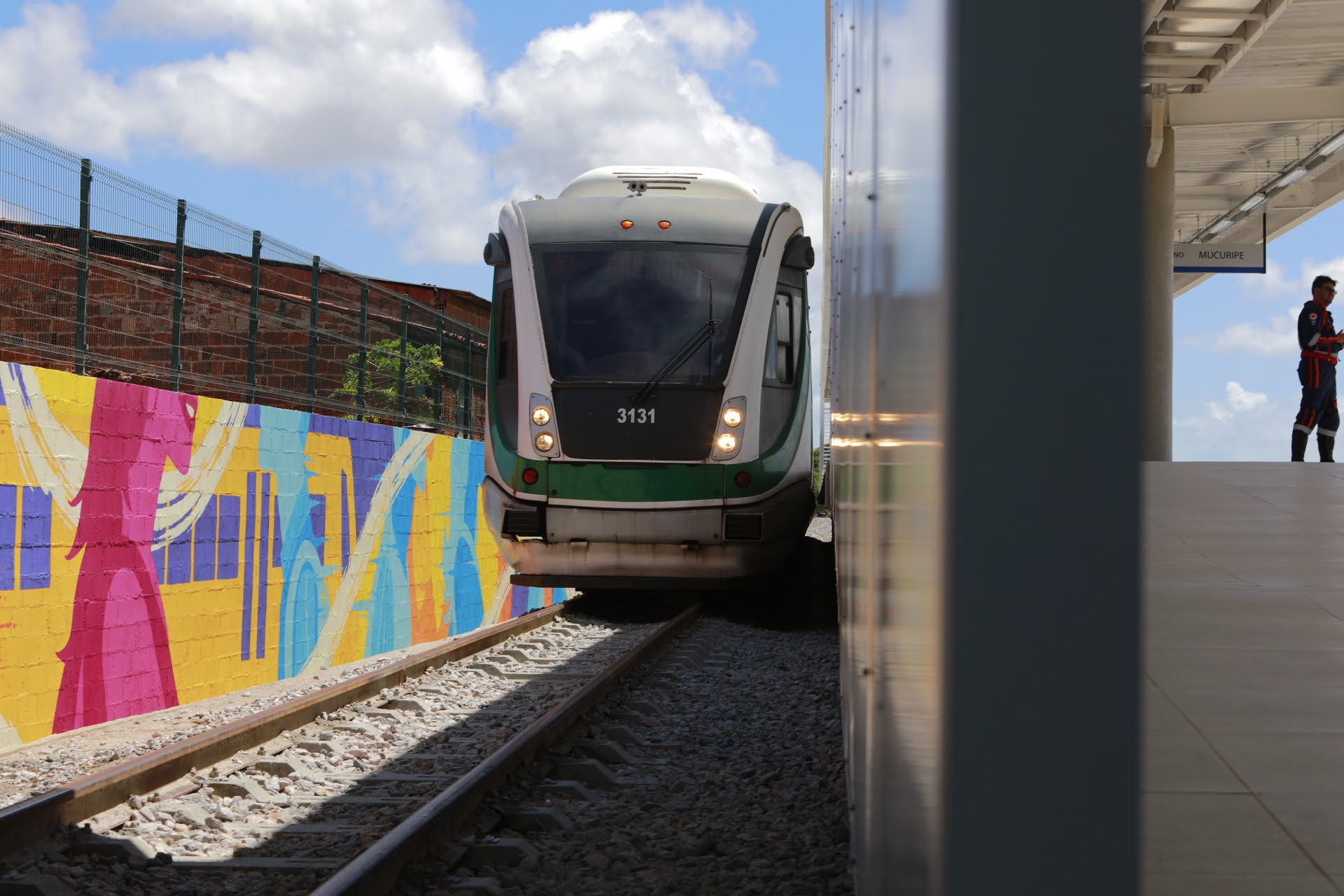 Estação do VLT na Expedicionários é ponto para observação de aviões em  Fortaleza